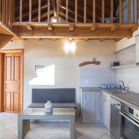 Villa Theodora View Apartments Thalia Agios Georgios Pagon Bagian luar foto