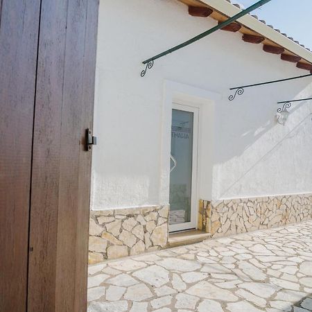 Villa Theodora View Apartments Thalia Agios Georgios Pagon Bagian luar foto