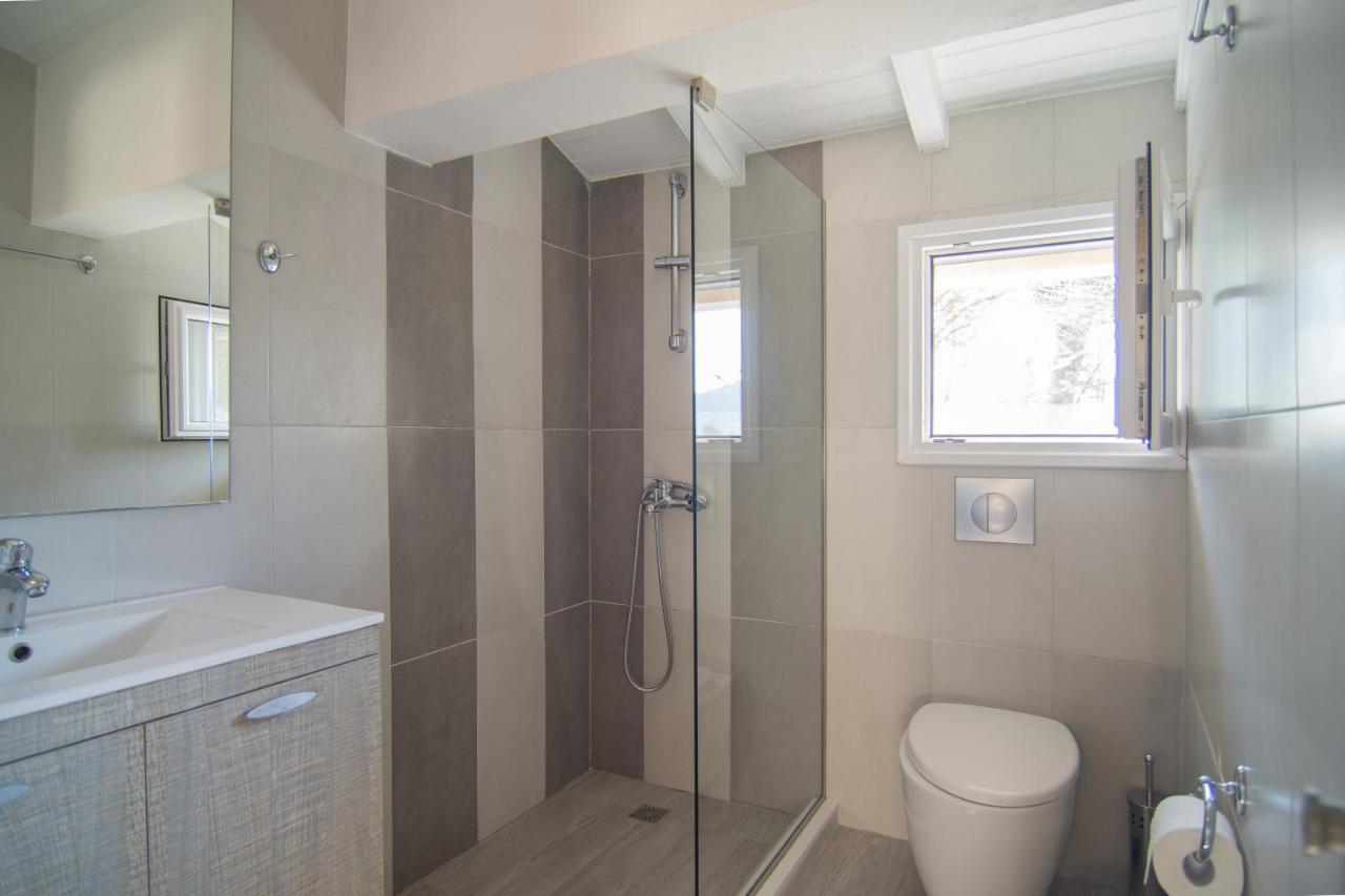 Villa Theodora View Apartments Thalia Agios Georgios Pagon Bagian luar foto